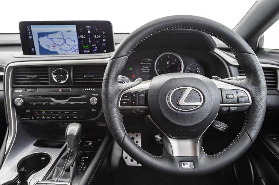 Торпедо Lexus RX350 F-Sport 2019 года  (ZA) (фото 29 из 36)